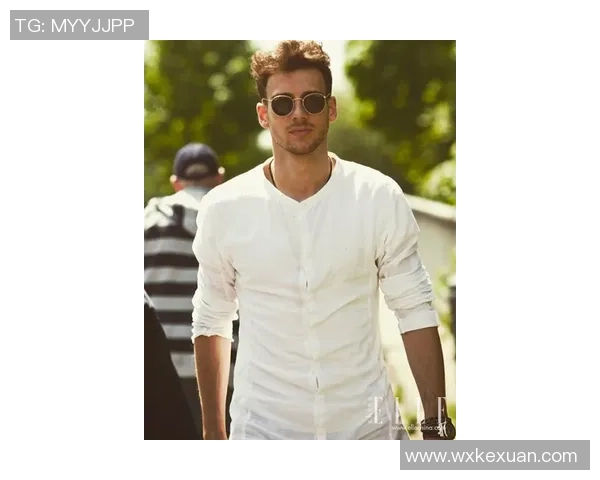 英超足球明星小鲜肉们的魅力瞬间大盘点,尽显青春风采与运动激情 英超足球明星小鲜肉们的魅力瞬间大盘点,尽显青春风采与运动激情