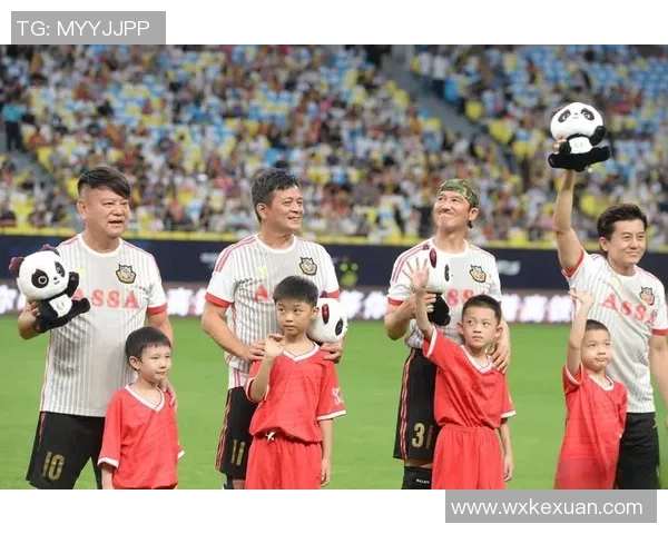 足球明星单页设计创意展示与视觉效果提升方案解析 足球明星单页设计创意展示与视觉效果提升方案解析