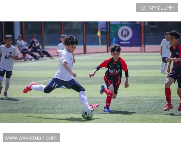 足球明星合照趣味玩法揭秘如何与偶像一起留住精彩瞬间 足球明星合照趣味玩法揭秘如何与偶像一起留住精彩瞬间