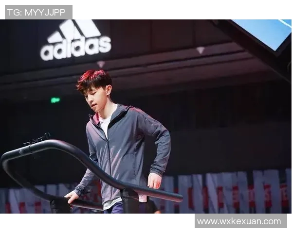 青春洋溢的足球明星男孩头像展现运动激情与梦想追逐的完美结合 青春洋溢的足球明星男孩头像展现运动激情与梦想追逐的完美结合